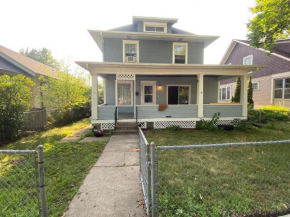 4BR 2BA Home in Charming St Paul - Sleeps 10